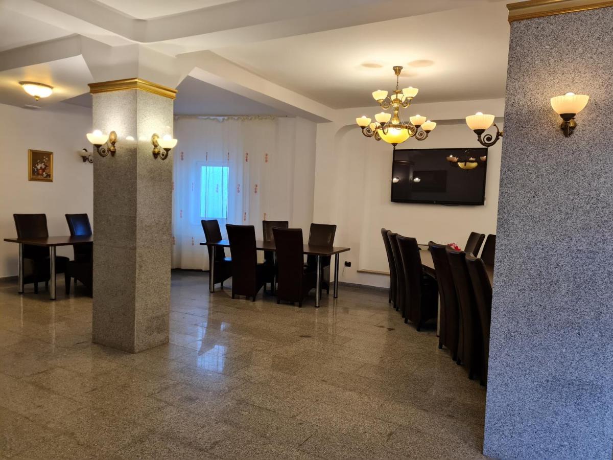 Pensiunea Kyfana Zărneşti Exteriör bild